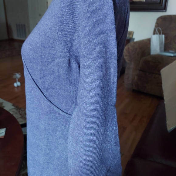 Ladies wrap around sweater - Picture 4 of 6